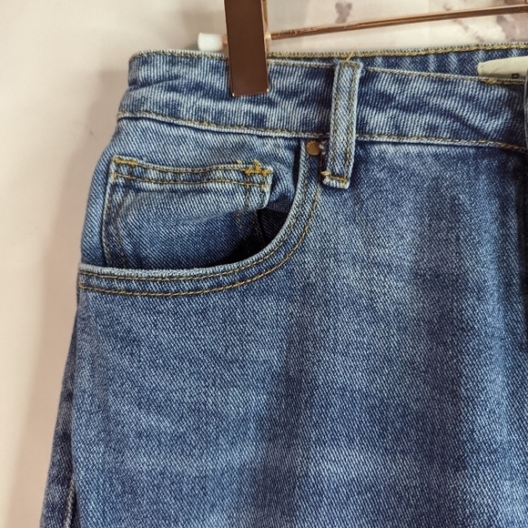 Pacsun Mom Jean Size 26 High Rise Rose Floral Embroider Distress Denim Button - Picture 4 of 12